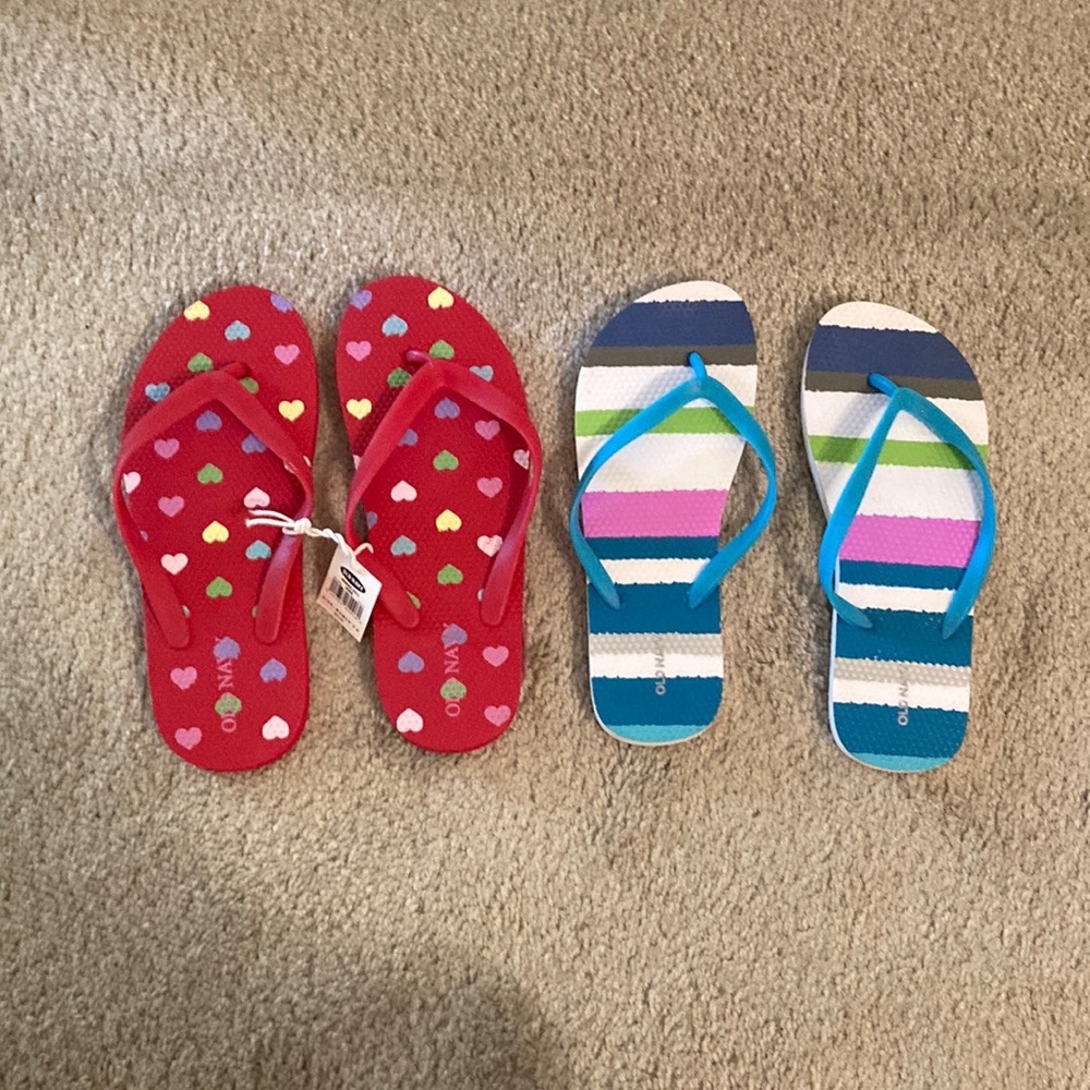2 Pairs Old Navy Flip Flops